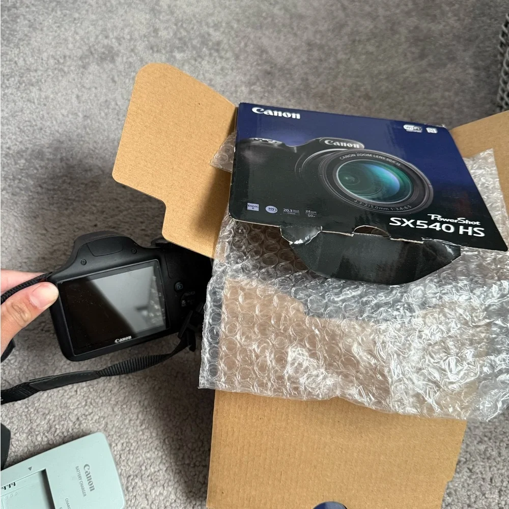Canon Black Digital Camera with Zoom Lens